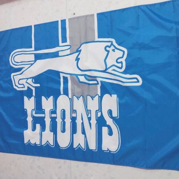 me Other - Detroit Lions Flag Retro Throwback 3 by 5 Feet Brand New in Bag NFL Football